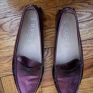 TOD'S Metallic Burgundy Leather Driving Loafers- pre owned